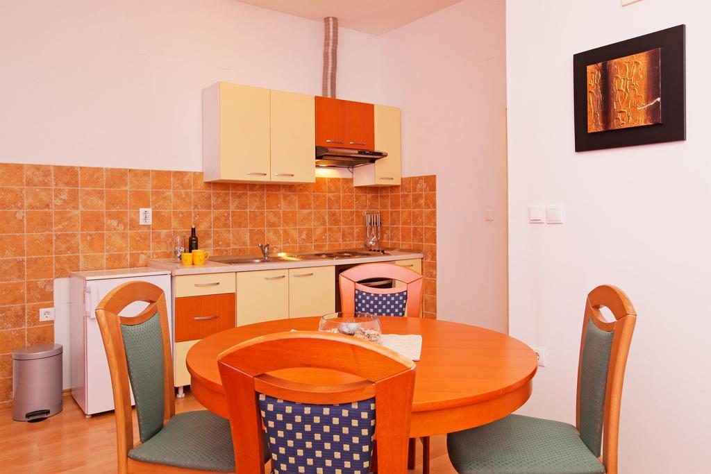 Guest House Kod Peskarije Vela Luka Room photo
