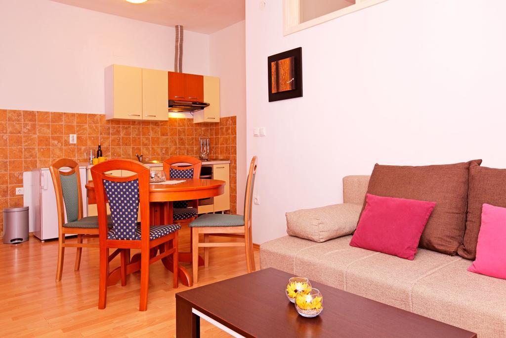 Guest House Kod Peskarije Vela Luka Room photo